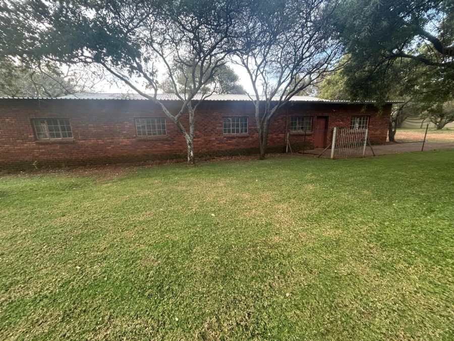 4 Bedroom Property for Sale in Hartbeesfontein AH North West